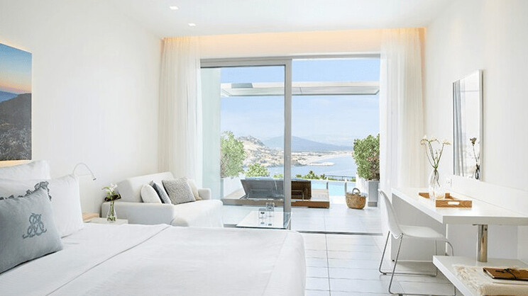 Deluxe Pool Front Sea View 